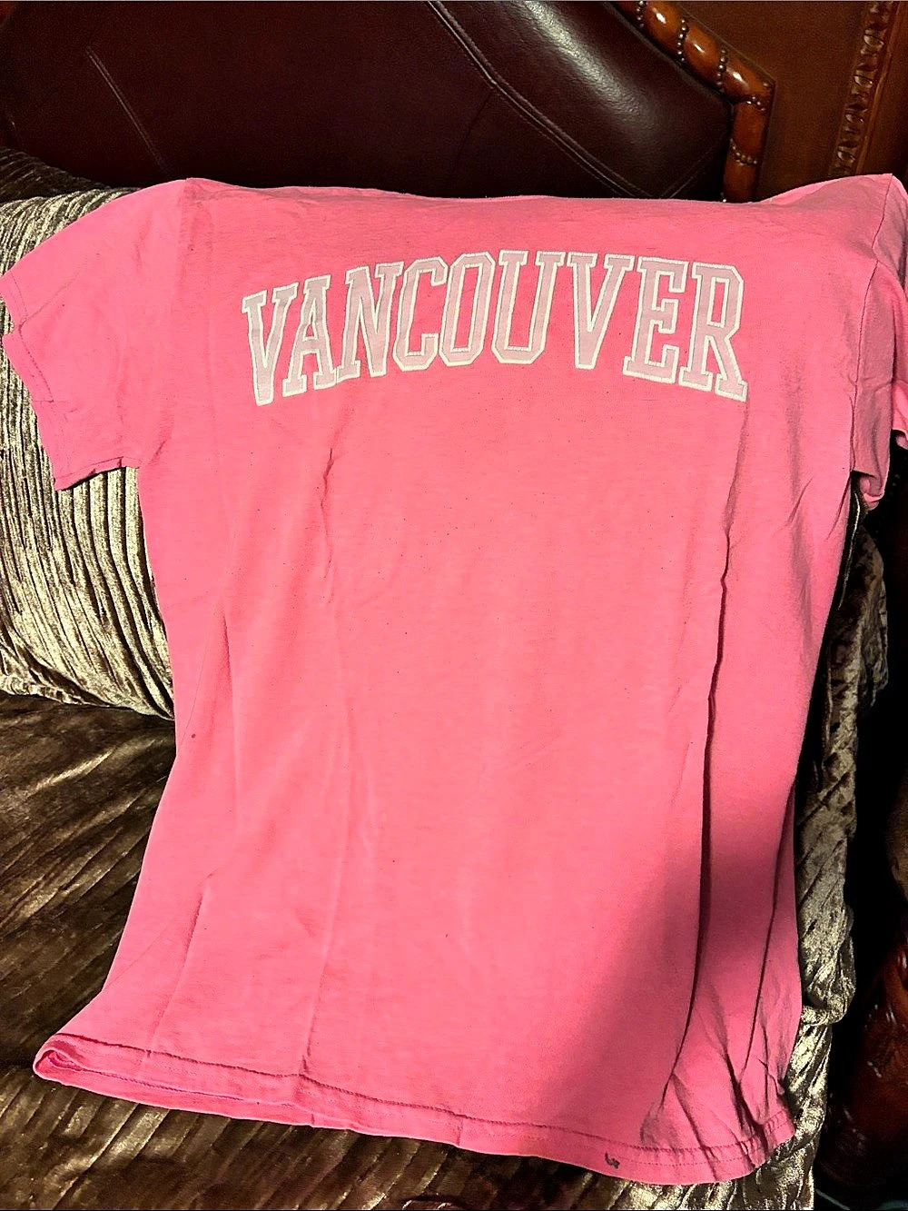 Gildan Ultra Cotton Vancouver Graphic Tee Pink Size Medium